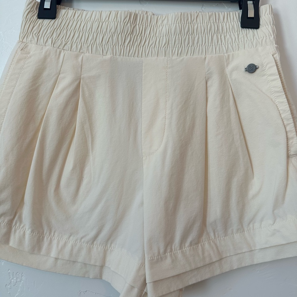 CALIA by Carrie Underwood Cream High Waist Relaxed Shorts